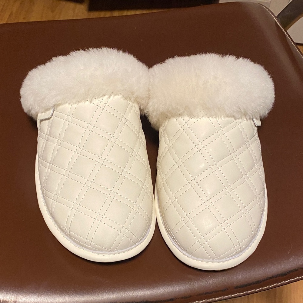UGG  White Quilted SlippersNWOT